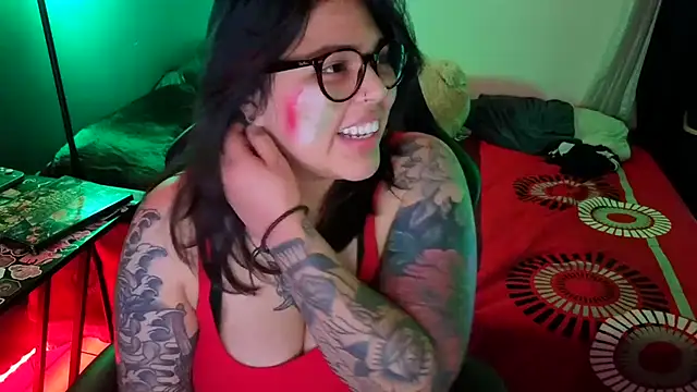 Snapshot of miacanela_xo chatting on June 25, 2026, 5:12 am miacanela xo online show from June 25, 2026, 5:12 am