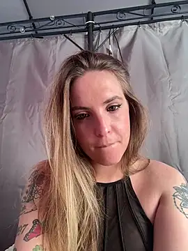 Snapshot of LiliMorganxxx chatting on April 21, 2026, 3:18 pm LiliMorganxxx online show from April 21, 2026, 3:18 pm