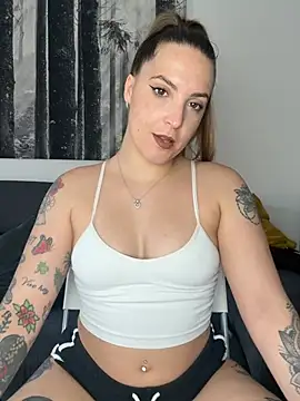 Snapshot of LiliMorganxxx chatting on July 24, 2026, 2:46 pm LiliMorganxxx online show from July 24, 2026, 2:46 pm