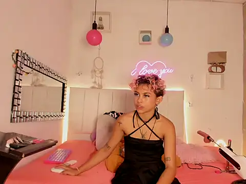 Snapshot of lilith_horny chatting on April 18, 2026, 7:07 pm lilith horny online show from April 18, 2026, 7:07 pm