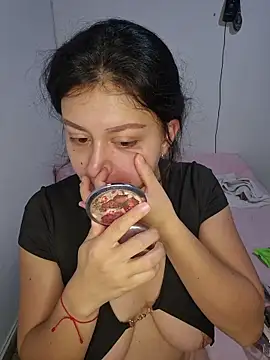 Snapshot of lombarlana-89 chatting on November 23, 2025, 11:31 am lombarlana-89 online show from November 23, 2025, 11:31 am