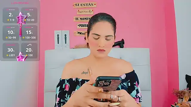 Snapshot of valentina_princess_ chatting on August 2, 2026, 6:01 am valentina princess online show from August 2, 2026, 6:01 am
