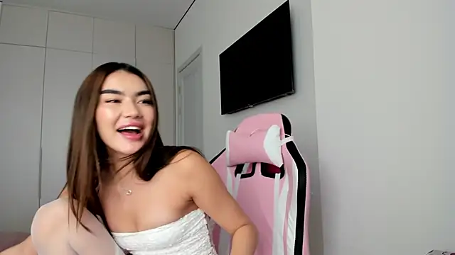 Snapshot of Shineel chatting on March 17, 2026, 6:38 am Shineel online show from March 17, 2026, 6:38 am