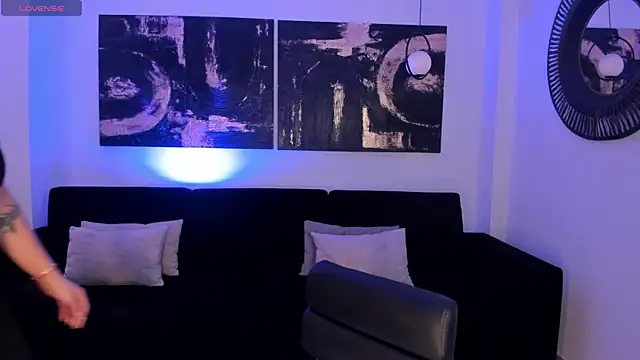 Snapshot of ViolettCastel chatting on October 21, 2025, 7:13 pm ViolettCastel online show from October 21, 2025, 7:13 pm