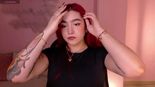 ViolettCastel online show from December 3, 2025, 6:18 pm