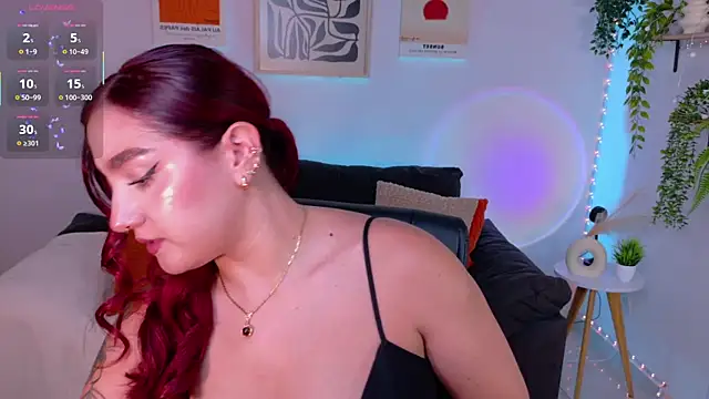 Snapshot of ViolettCastel chatting on June 26, 2026, 12:27 am ViolettCastel online show from June 26, 2026, 12:27 am