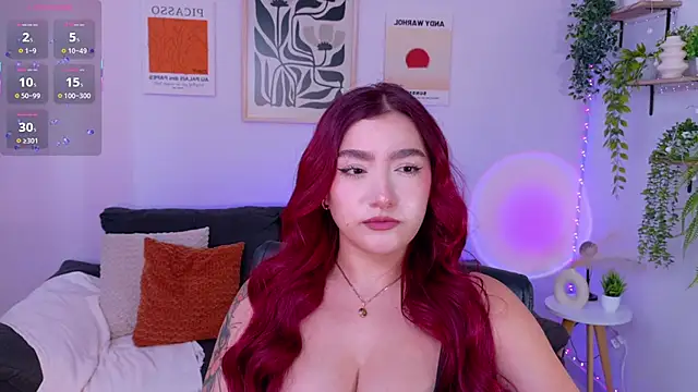 Snapshot of ViolettCastel chatting on June 9, 2026, 7:04 pm ViolettCastel online show from June 9, 2026, 7:04 pm