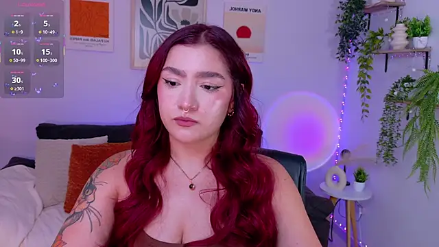 Snapshot of ViolettCastel chatting on June 7, 2026, 6:13 pm ViolettCastel online show from June 7, 2026, 6:13 pm