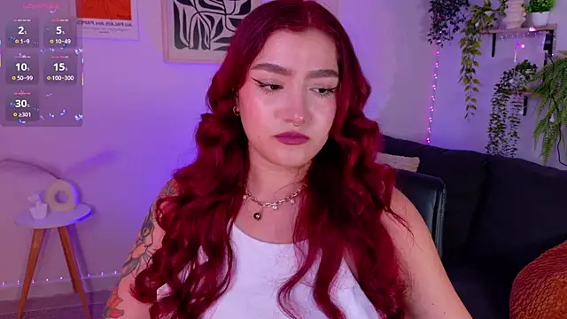 Snapshot of ViolettCastel chatting on August 6, 2026, 12:16 am ViolettCastel online show from August 6, 2026, 12:16 am