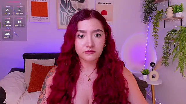 Snapshot of ViolettCastel chatting on June 1, 2026, 7:24 pm ViolettCastel online show from June 1, 2026, 7:24 pm