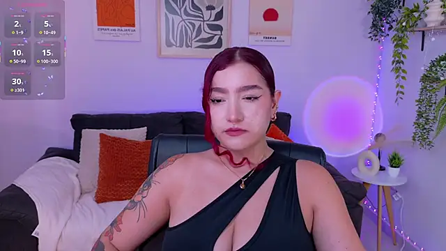 Snapshot of ViolettCastel chatting on June 12, 2026, 7:55 pm ViolettCastel online show from June 12, 2026, 7:55 pm