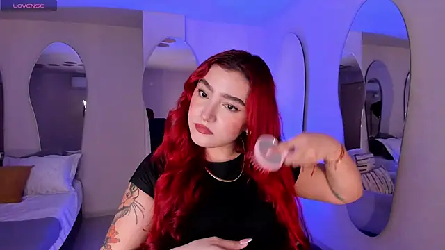 Snapshot of ViolettCastel chatting on October 24, 2025, 7:02 pm ViolettCastel online show from October 24, 2025, 7:02 pm