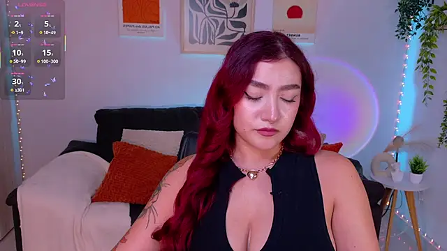 Snapshot of ViolettCastel chatting on July 2, 2026, 12:33 am ViolettCastel online show from July 2, 2026, 12:33 am