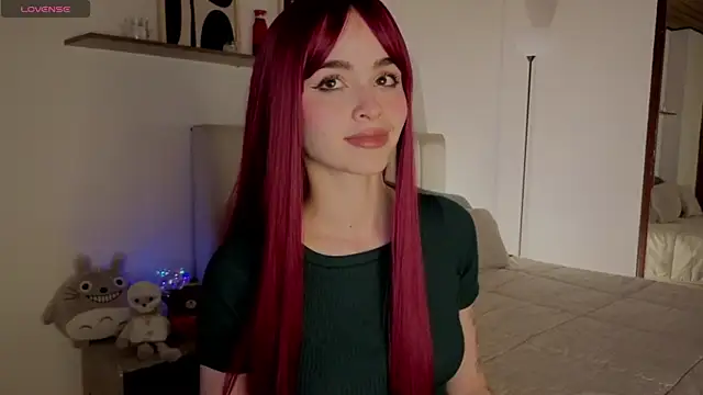 Snapshot of Roxxy_mora chatting on October 7, 2025, 9:49 pm Roxxy mora online show from October 7, 2025, 9:49 pm