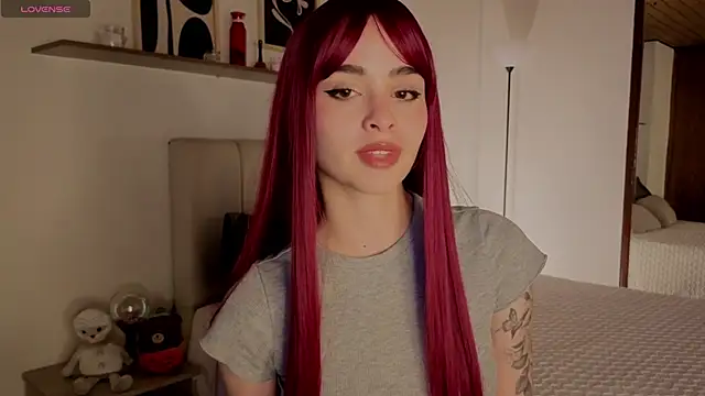 Snapshot of Roxxy_mora chatting on October 9, 2025, 9:48 pm Roxxy mora online show from October 9, 2025, 9:48 pm