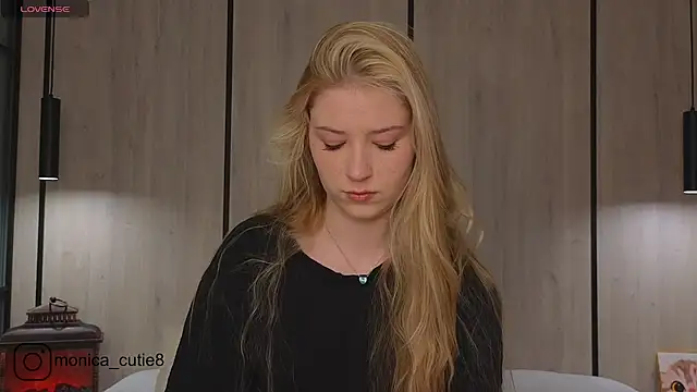 Monikacutie online show from March 20, 2025, 4:07 am