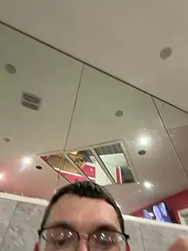 hungkubenski online show from March 7, 2026, 11:49 am