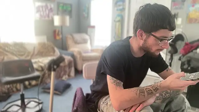 hungkubenski online show from December 15, 2025, 7:20 pm