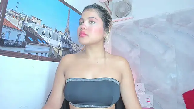 sofiacastillo01 online show from May 28, 2026, 1:39 pm