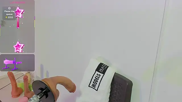 lola clit online show from November 4, 2025, 12:42 pm