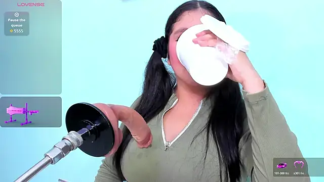 lola clit online show from December 1, 2025, 4:02 am