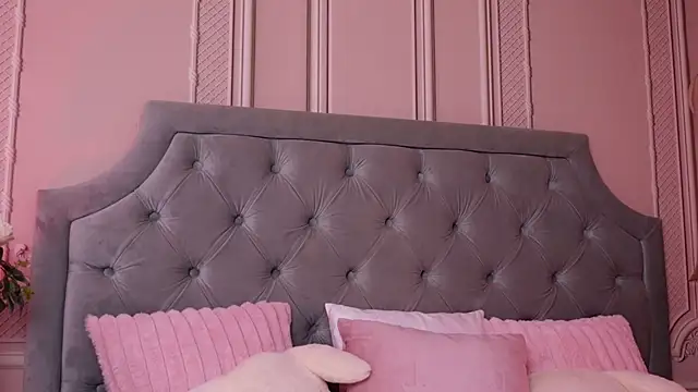 Snapshot of LucyAddison chatting on October 21, 2025, 3:28 am LucyAddison online show from October 21, 2025, 3:28 am