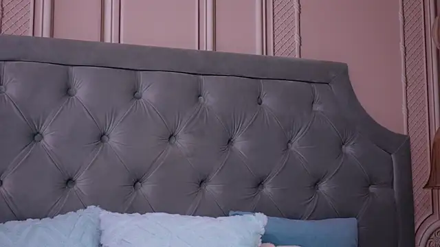 LucyAddison online show from April 6, 2026, 5:19 am