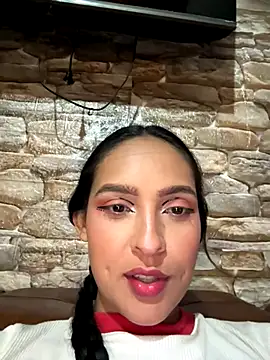 Snapshot of twohornys chatting on October 12, 2025, 12:01 am twohornys online show from October 12, 2025, 12:01 am