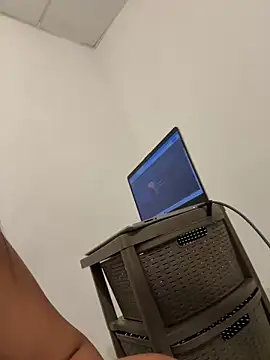 twohornys online show from April 8, 2026, 11:50 pm