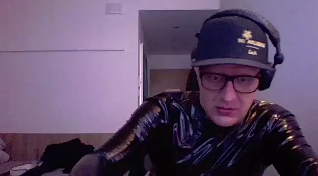 Snapshot of Bigthroaterboy chatting on March 8, 2025, 2:51 pm Bigthroaterboy online show from March 8, 2025, 2:51 pm