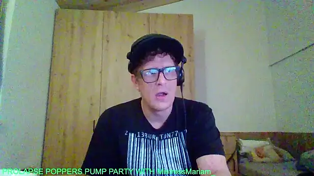 Snapshot of Bigthroaterboy chatting on September 10, 2025, 4:55 am Bigthroaterboy online show from September 10, 2025, 4:55 am