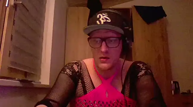 Snapshot of Bigthroaterboy chatting on February 26, 2025, 7:10 pm Bigthroaterboy online show from February 26, 2025, 7:10 pm