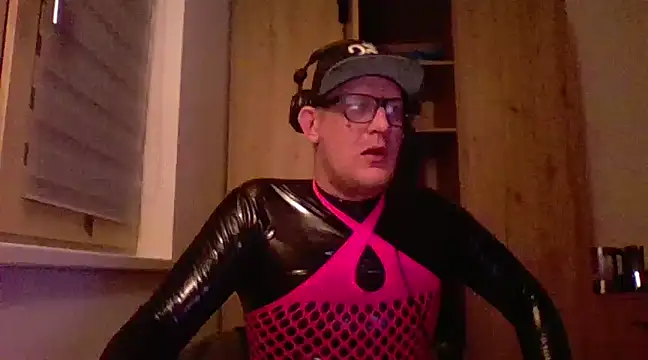 Snapshot of Bigthroaterboy chatting on February 21, 2025, 7:43 pm Bigthroaterboy online show from February 21, 2025, 7:43 pm