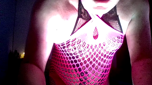 Snapshot of Bigthroaterboy chatting on February 12, 2026, 9:14 pm Bigthroaterboy online show from February 12, 2026, 9:14 pm