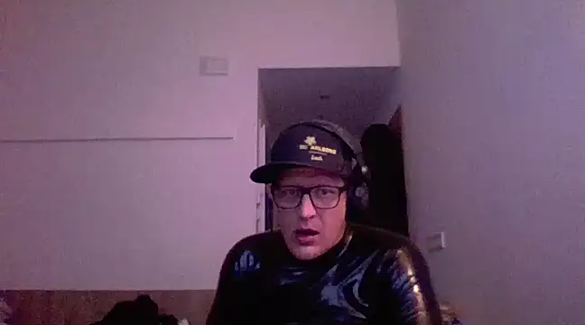 Snapshot of Bigthroaterboy chatting on March 8, 2025, 6:54 am Bigthroaterboy online show from March 8, 2025, 6:54 am