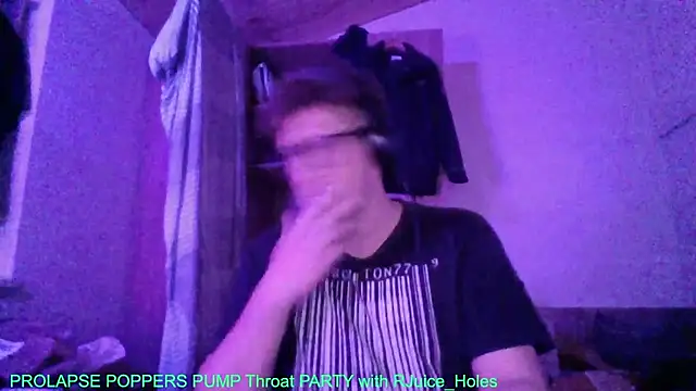 Snapshot of Bigthroaterboy chatting on October 23, 2025, 8:18 pm Bigthroaterboy online show from October 23, 2025, 8:18 pm