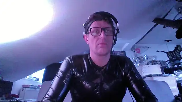 Snapshot of Bigthroaterboy chatting on October 30, 2025, 9:29 am Bigthroaterboy online show from October 30, 2025, 9:29 am