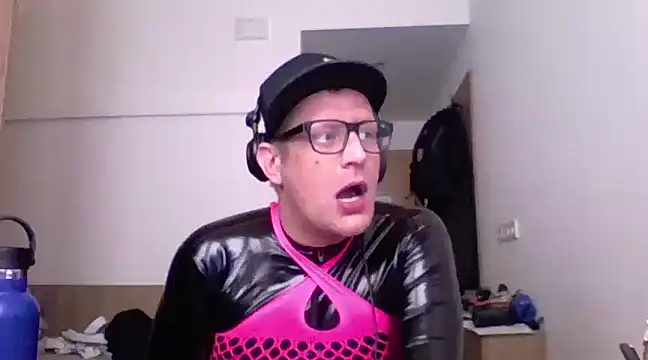 Snapshot of Bigthroaterboy chatting on March 16, 2025, 1:17 pm Bigthroaterboy online show from March 16, 2025, 1:17 pm