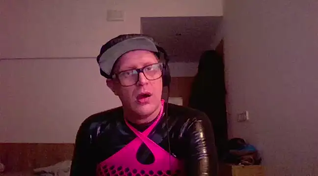 Snapshot of Bigthroaterboy chatting on March 11, 2025, 6:19 am Bigthroaterboy online show from March 11, 2025, 6:19 am