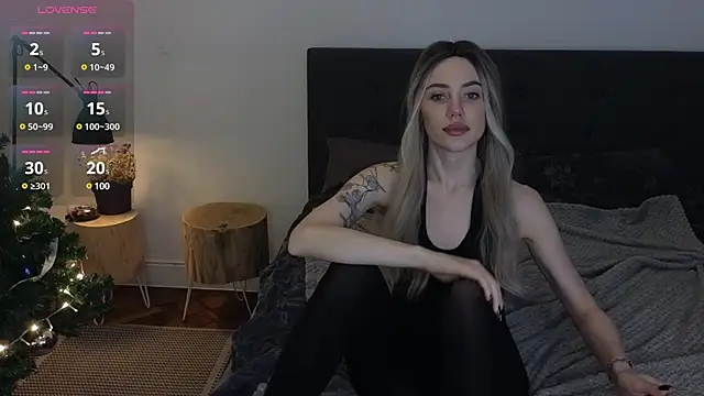 Sara Tranquil online show from December 8, 2024, 10:25 pm