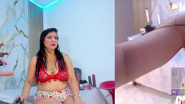 Snapshot of YUSELFI_ROSS_ chatting on December 3, 2025, 12:15 pm YUSELFI ROSS online show from December 3, 2025, 12:15 pm