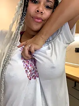 Snapshot of HaileyDiana chatting on October 20, 2025, 4:18 pm HaileyDiana online show from October 20, 2025, 4:18 pm