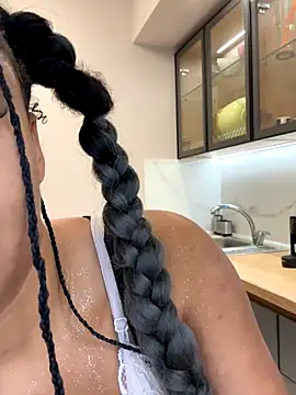 Snapshot of HaileyDiana chatting on November 24, 2025, 12:27 pm HaileyDiana online show from November 24, 2025, 12:27 pm