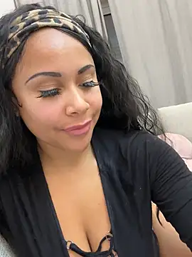 HaileyDiana online show from January 10, 2026, 11:11 pm