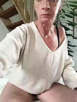 Snapshot of tatianasexymilf chatting on October 10, 2025, 3:57 pm tatianasexymilf online show from October 10, 2025, 3:57 pm