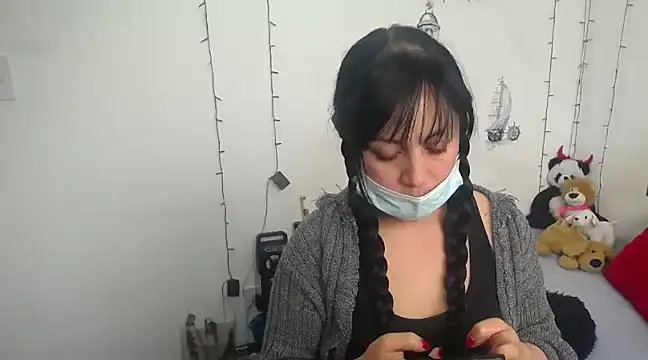 Snapshot of lili_peach chatting on December 14, 2024, 5:25 pm lili peach online show from December 14, 2024, 5:25 pm