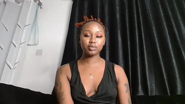 Miss hot candy online show from June 8, 2026, 10:43 pm