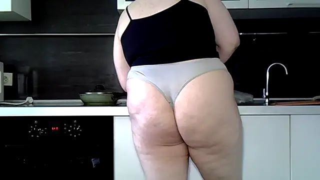 Snapshot of AnitaWillias chatting on July 7, 2026, 6:47 am AnitaWillias online show from July 7, 2026, 6:47 am