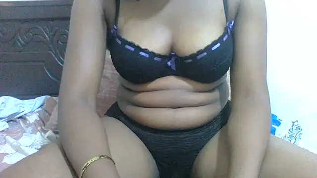 Honeyme24 online show from July 6, 2026, 3:14 pm