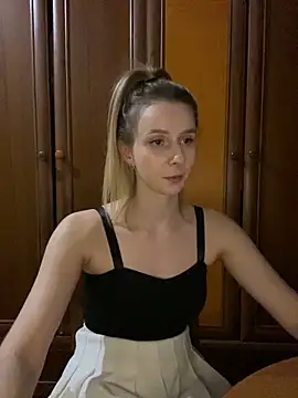 Snapshot of Ameli_Li chatting on December 5, 2024, 6:48 am Ameli Li online show from December 5, 2024, 6:48 am